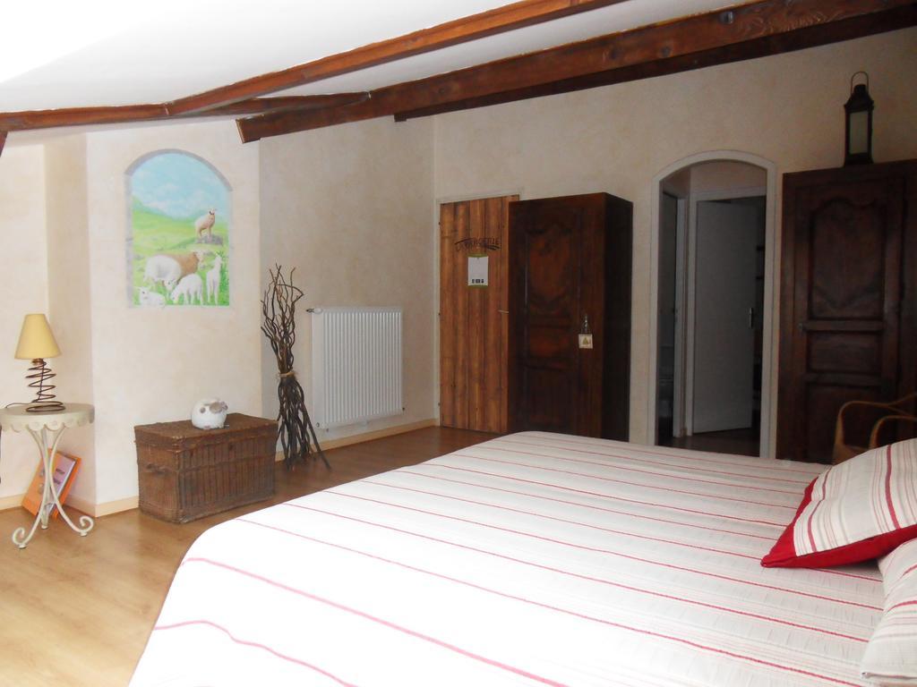 Bed and Breakfast L'Estapade des Tourelons Saint-Jean-en-Royans Habitación foto